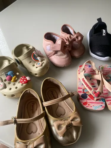 Lote de sapatos p bebes n18 ao 20