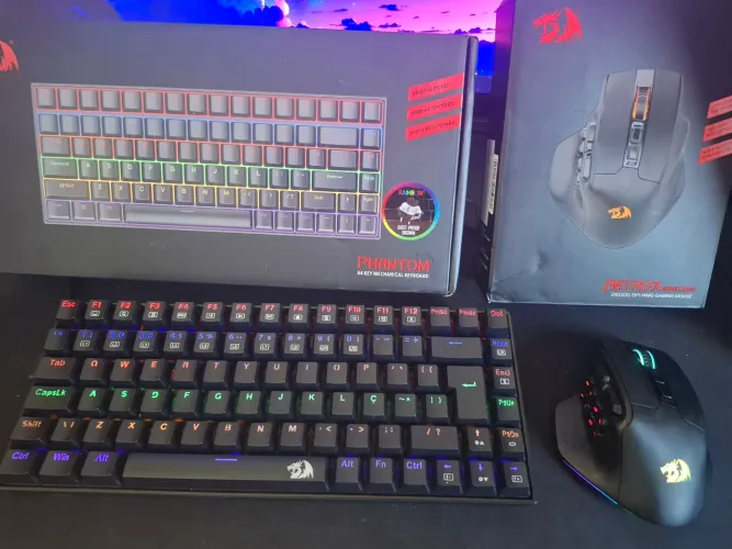 Combo Redragon Aatrox Wireless + Phantom Mecânico Brown - R$420