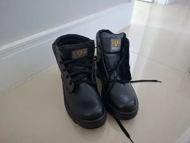 Par de botas Kallucci NUNCA USADAS
