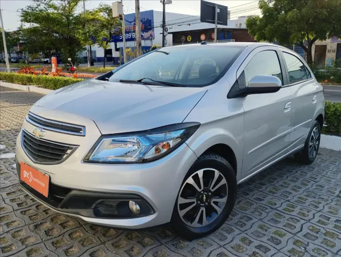 Chevrolet Onix Hatch LTZ 1.4 8V Flex Aut. 4P 2015
