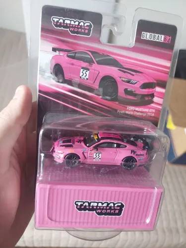 Tarmac Works Ford Mustang GT4 (Lacrado) 1/64