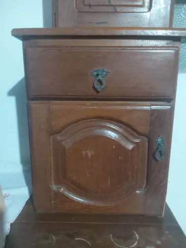 CRIADO MUDO