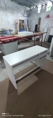 Mesa escrivaninha projetada
