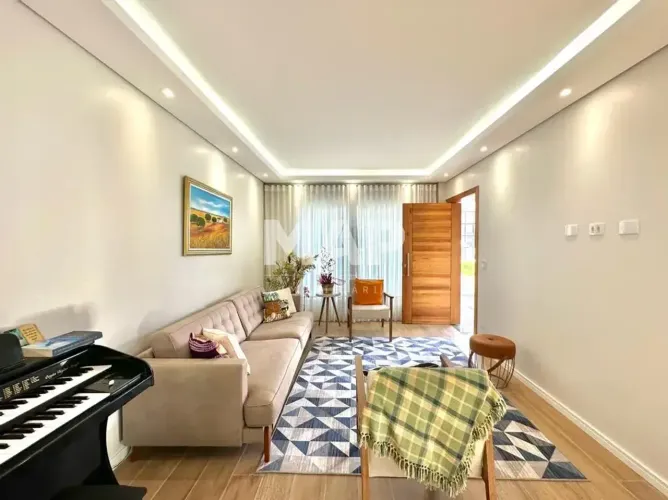 Casa em condomínio nova com 3 quartos, suíte e churrasqueira no Umbará, Curitiba