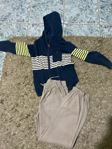 Calça e blusa tamanho 10/8