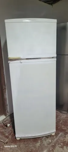 Vendo geladeira fros free fucionando perfeitamente 