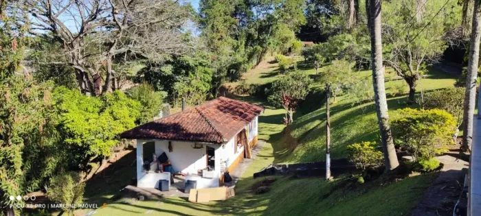 Chácara para Venda em Jarinu, 000, 4 dormitórios, 1 suíte, 2 banheiros, 2 vagas