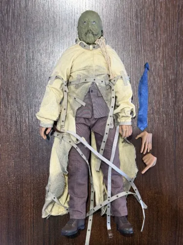 HOT TOYS BATMAN BEGINS SCARECROW SEM CAIXA