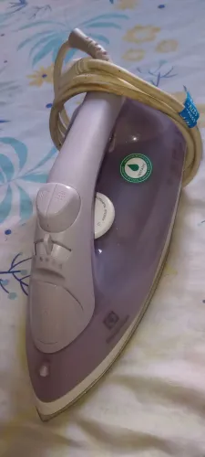 Ferro de passar roupas 