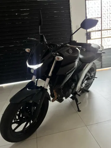 Yamaha FZ25 - Fazer 250