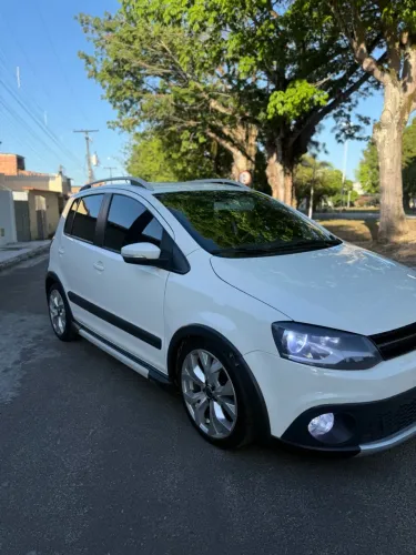 Volkswagen Crossfox 1.6 MI Total Flex 8V 5P 2013