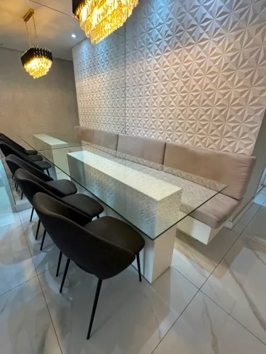 Conjunto de mesa , cadeiras e sofá