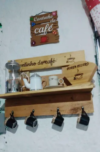 Cantinho do café,em madeira rústico.