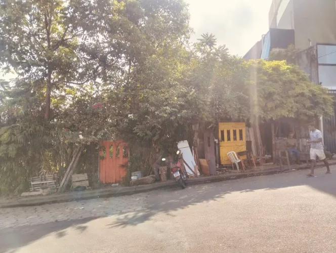 vendo terreno 9,00m de frente por 30,00, 270m²,frente de rua bem localizado estiep 210.000