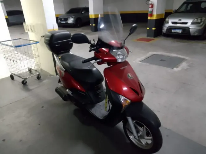 Vendo Honda lead 110 2014 linda