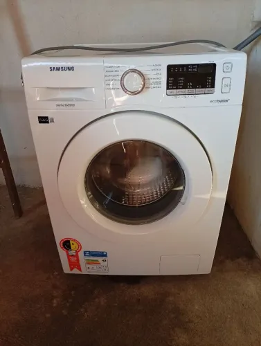 Máquina lava e seca semi nova