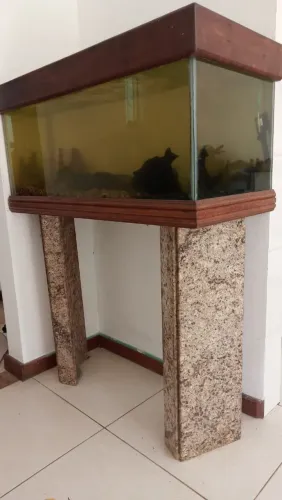 Aquário com Mesa em Granito