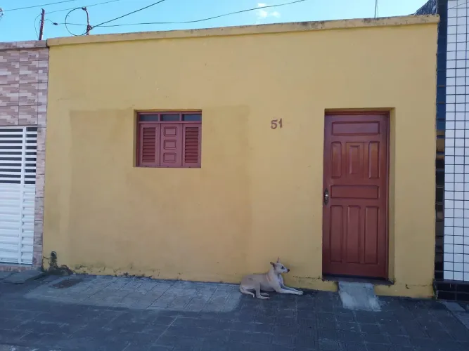 Vende-se casa no centro de solânea