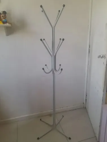 Cabideiro semi-novo