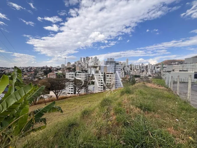 Terreno à venda com 1.018 m² no Buritis