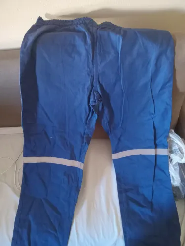 Calça pra trabalho tem sinalização noturna