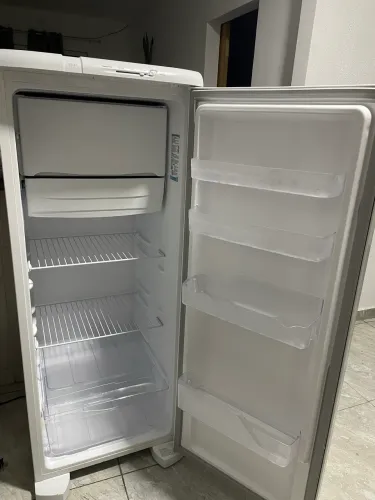 GELADEIRA NOVA