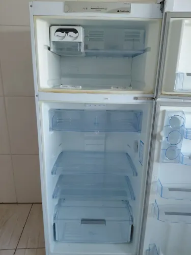 Geladeira Frost Free, problemas na refrigeração  R$350,00 