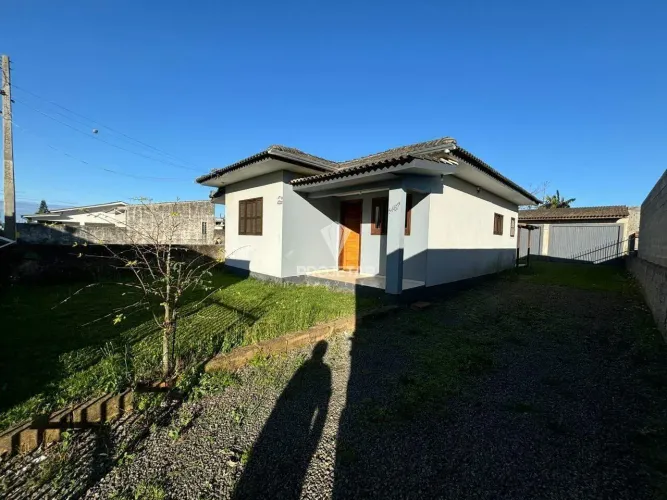 Casa à venda em Balneário Arroio do Silva no bairro Jardim Atlântico