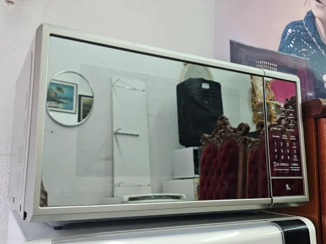 Micro-ondas LG Inox Espelhado 