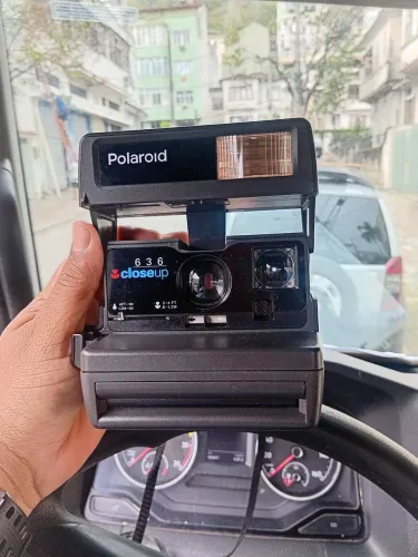 Câmera polaroid 636