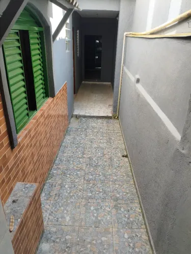 Alugo Casa