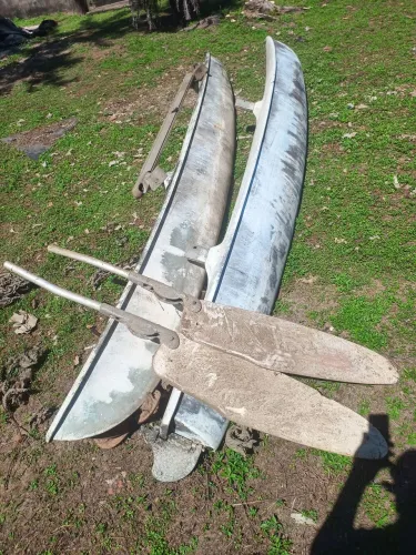 Vendo catamarã de regata