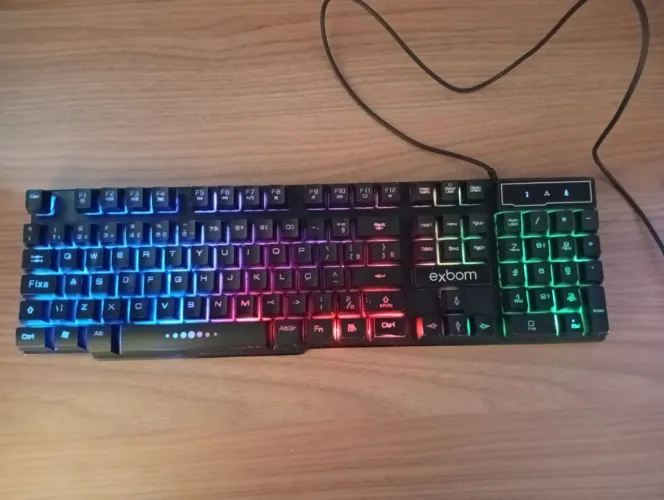 Teclado Gamer Exbom Bk-152c ABNT2 Semi Mecanico