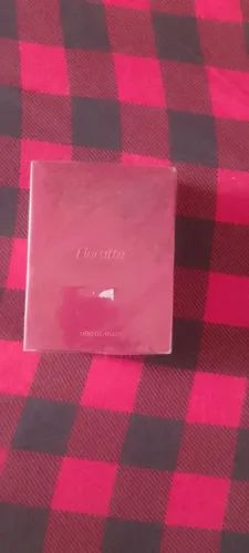Vendo dois perfumes e um hidratante da Boticário