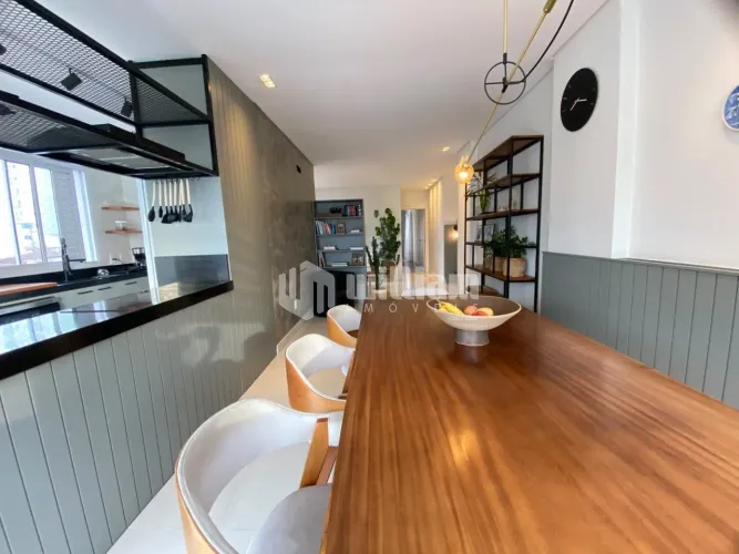 APARTAMENTO SEMI MOBILIADO COM 4 SUÍTES - CENTRO