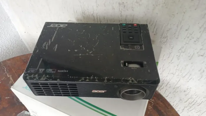 Projetor acer pouco usado