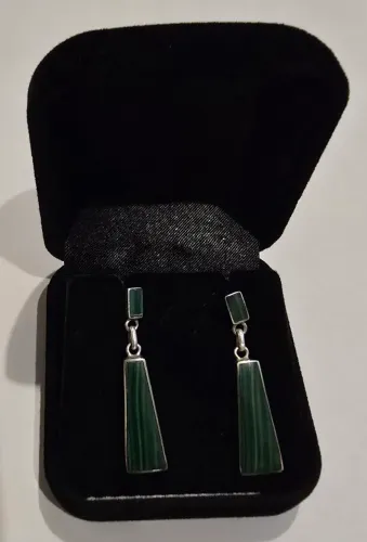 Brinco de prata 925 com Malaquita natural - joia adquirida no Chile - R$240,00