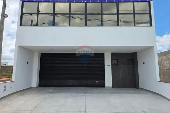 ALUGA-SE GALPÃO COMERCIAL NO LIVIA