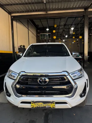 Toyota Hilux CD SRX Plus 4X4 2.8 TDI Die. Aut. 2025