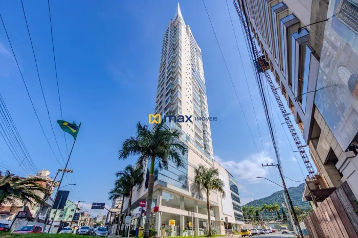 Excelente apartamento semi mobiliado com 3 quartos (1 suíte) à venda no bairro Fazenda em