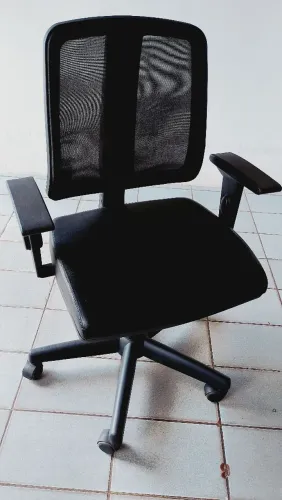 Cadeira Cavaletti Flip - Ergonômica com apoio para os pés 