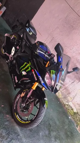 Vendo ou troco Yamaha R3