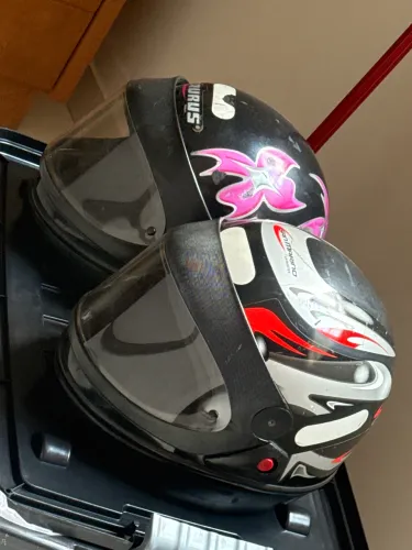 Vendo capacetes