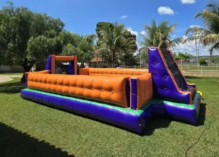 Futebol de sabão, cama elástica pula pula, piscina de bolinha, espaço baby 