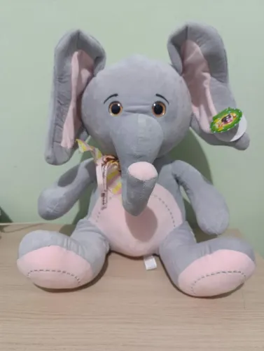 Elefante de Pelucia