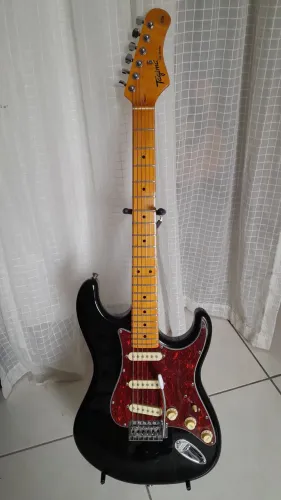 Guitarra Strato Tagima tw 530