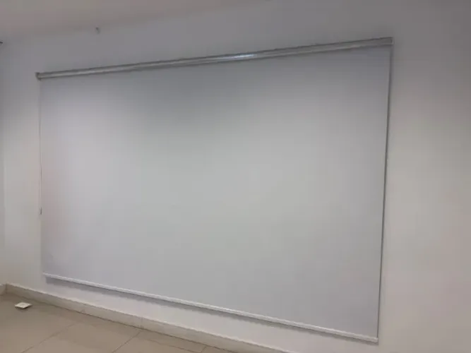 CORTINA DE PROJEÇÃO/PROJETOR