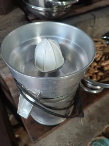 Espremedor de laranja e limão