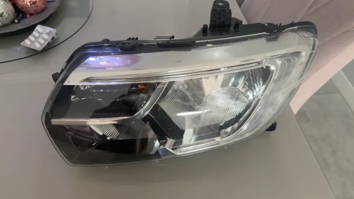 Farol Original Renault Logan - Ano 2024 (Lado Esquerdo / Motorista)