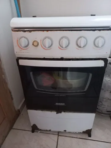 Vendo fogão Dako 4 bocas, funcionando perfeitamente 